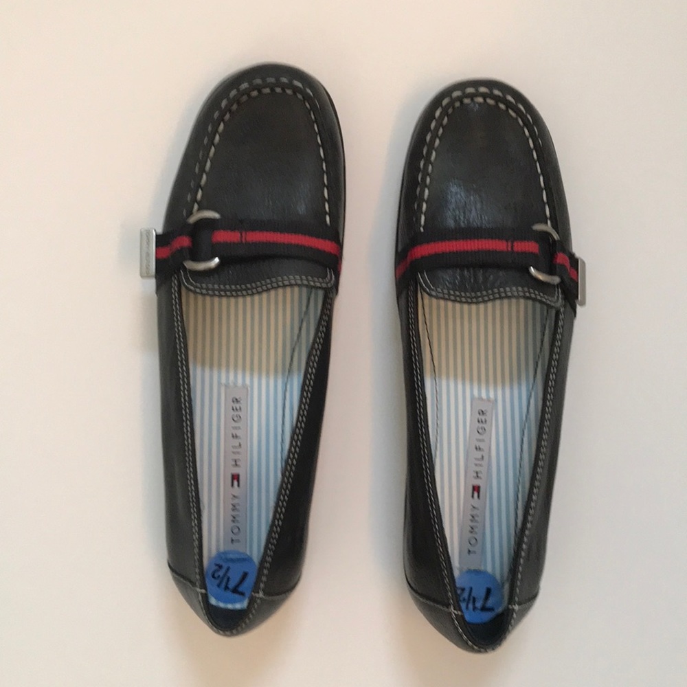 Tommy Hilfiger flats - Worn 1x; mint condition 7.5